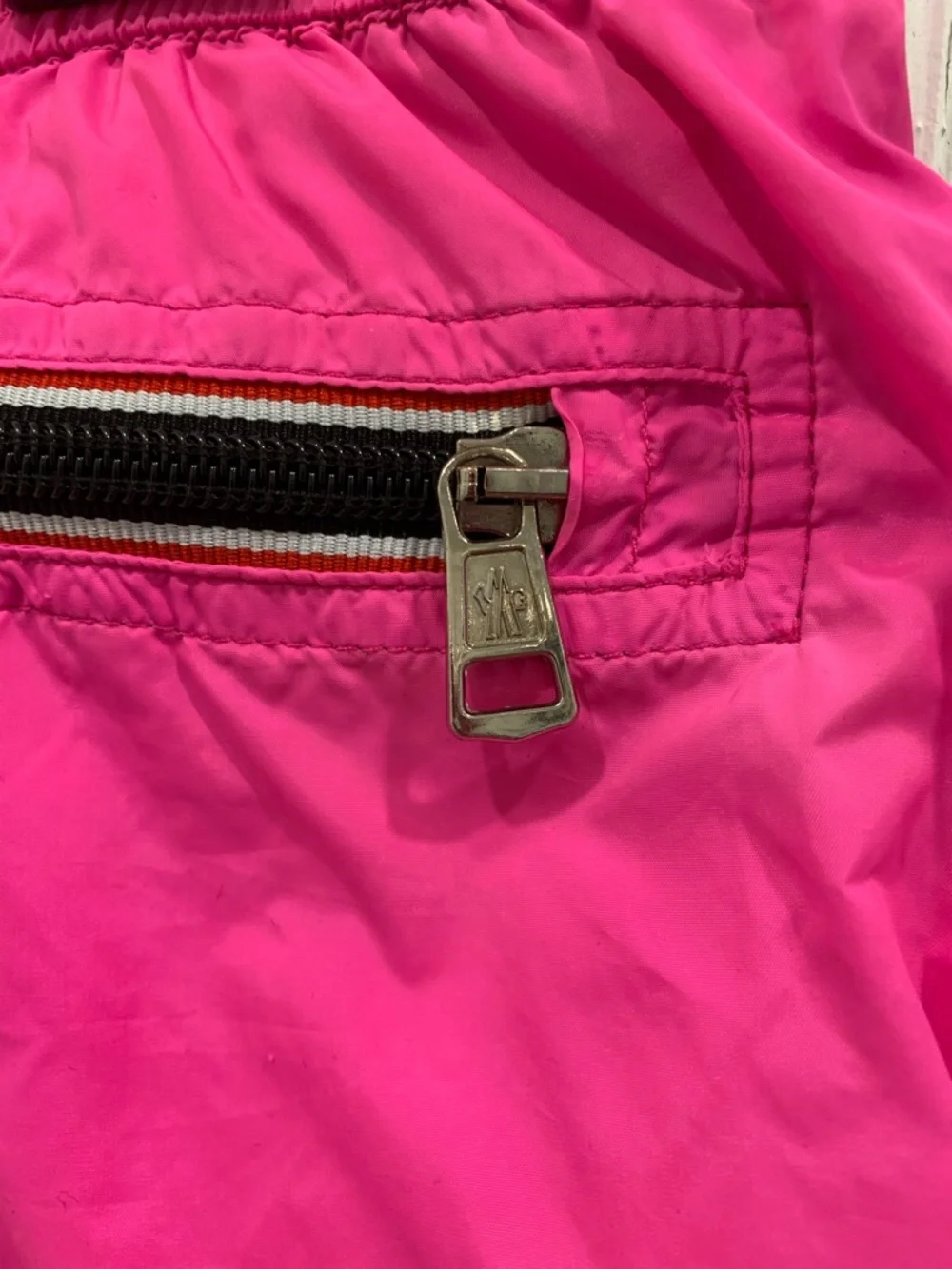 Moncler Boxer Mare Swim Shorts. Size M - Picture 4 of 13